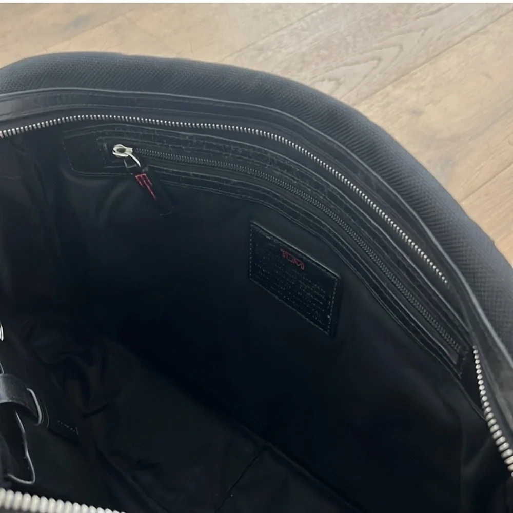 TUMI Townhouse Lonsdale Brief Case Black Men's Shoulder Bag Leather Travel Bag
